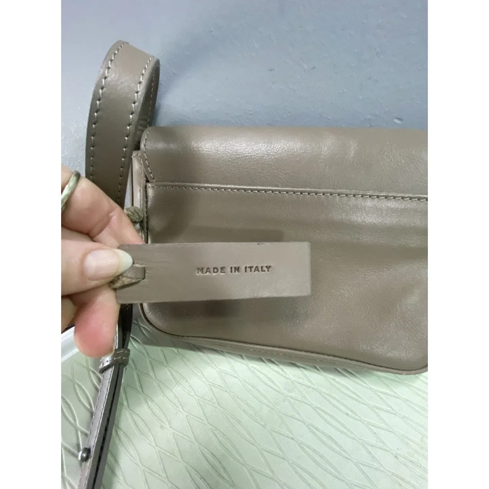 American Eagle Women's‎ Taupe Leather Crossbody Bag. Adjustable Strap 8.5